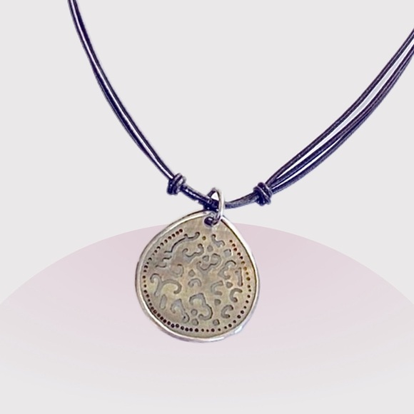 Silpada Carved Abalone a Silver Pendant Necklace N1446 - Picture 1 of 7